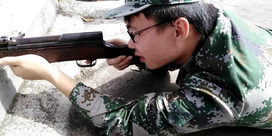 clip_image010.jpg 射击训练.jpg